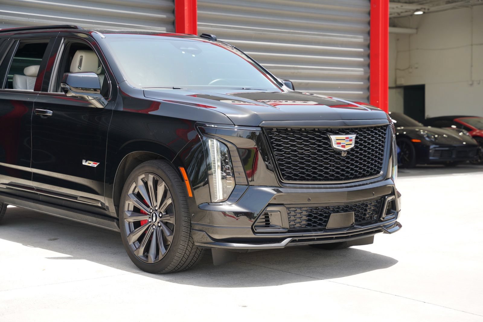 Used 2025 Cadillac Escalade V AWD/4WD image 7