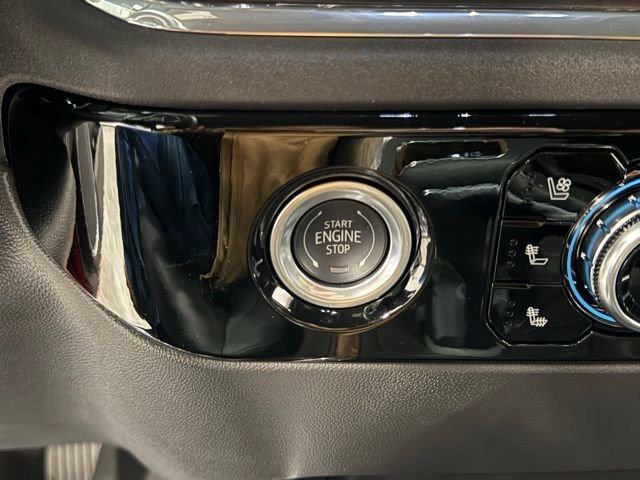 Used 2024 GMC Sierra 1500 SLT w/ SLT Convenience Package image 18