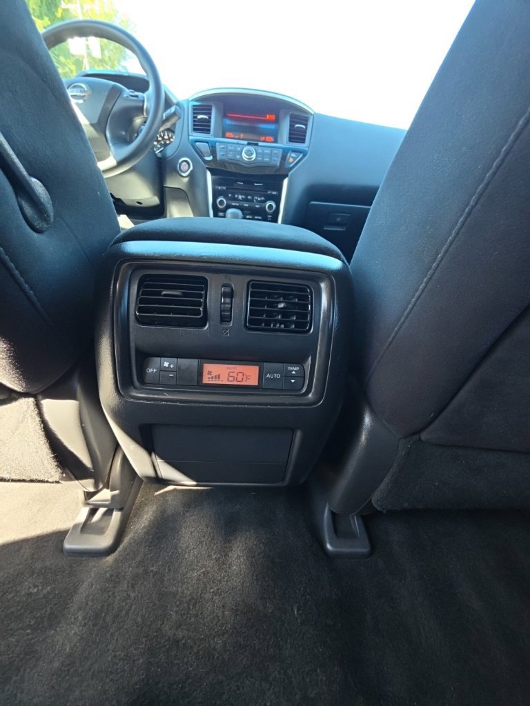 Used 2015 Nissan Pathfinder S FWD image 24