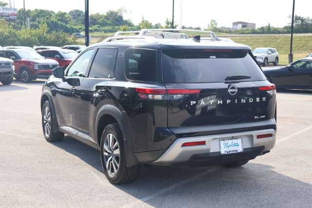 Used 2024 Nissan Pathfinder SL AWD/4WD image 7