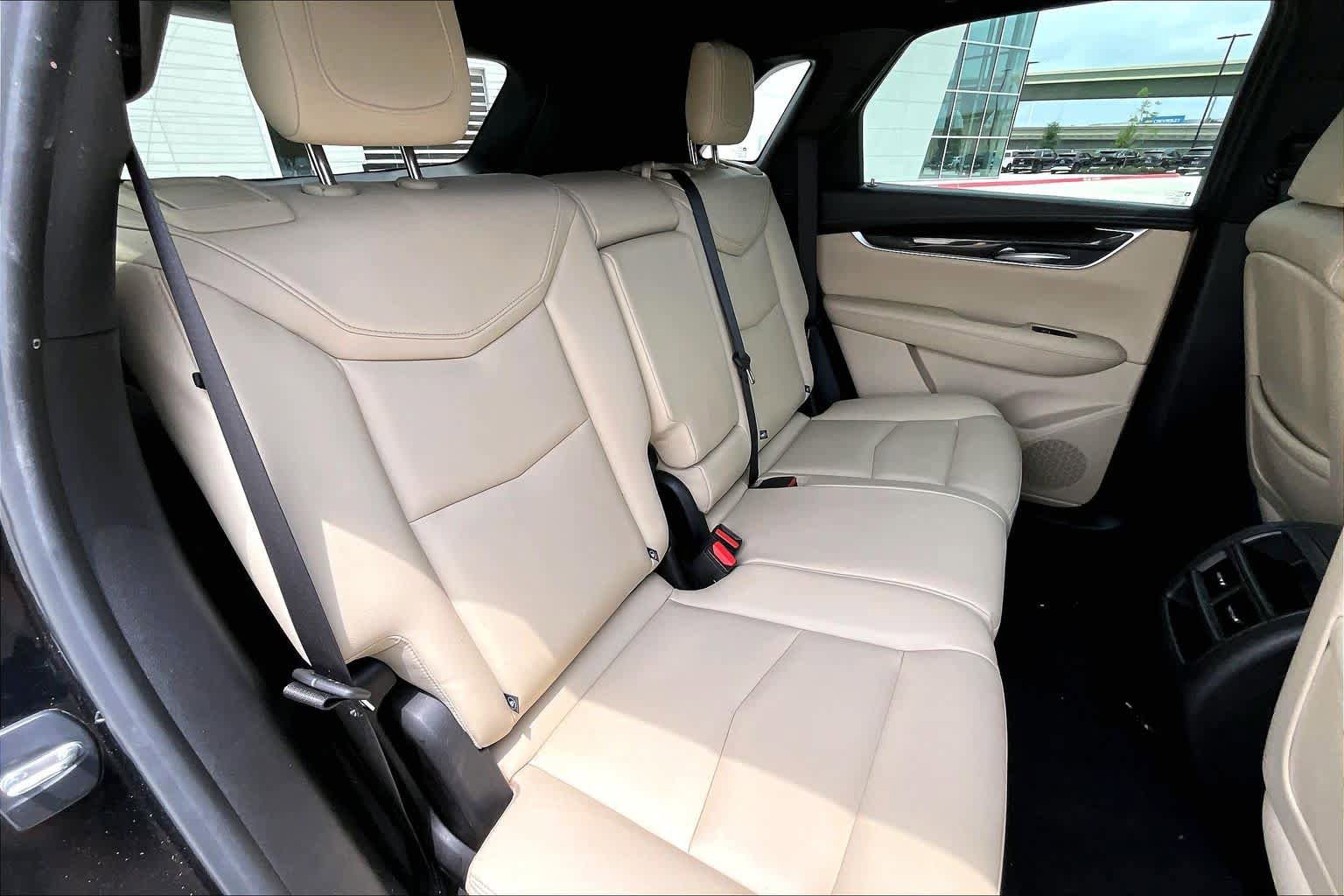 Used 2018 Cadillac XT5 FWD image 19