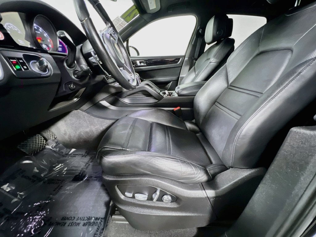 Used 2021 Porsche Cayenne AWD/4WD image 12