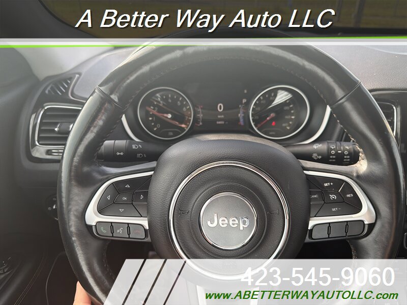 Used 2018 Jeep Compass Limited w/ Safe & Security Group AWD/4WD image 9