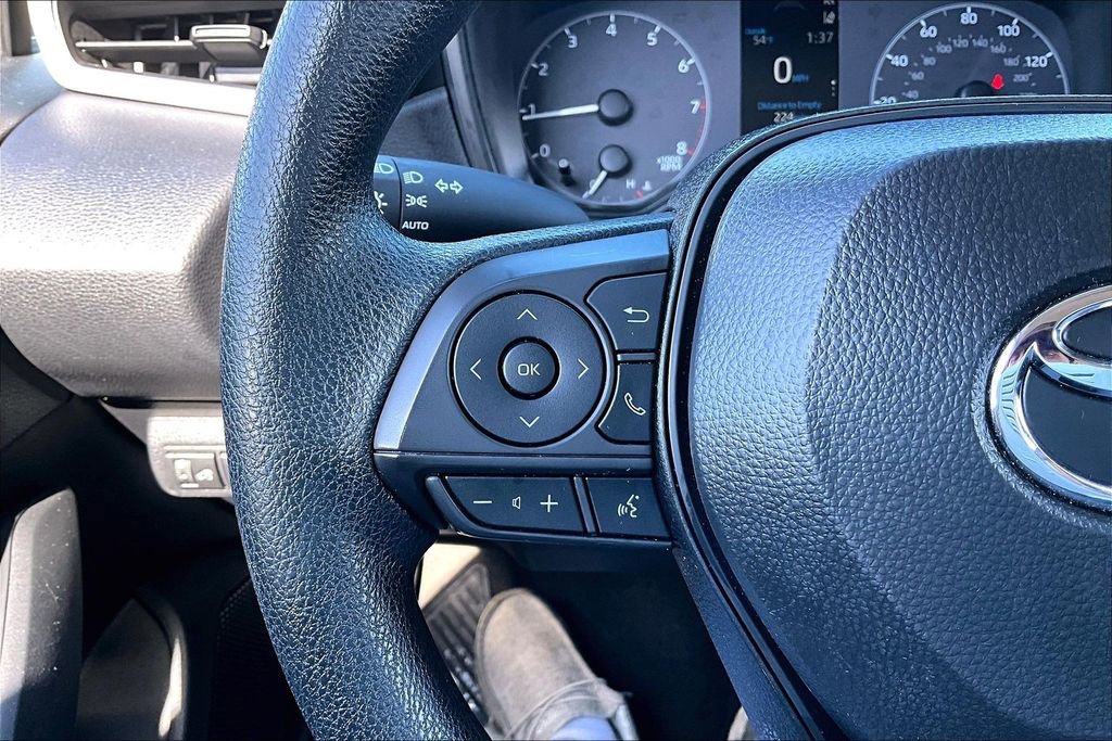 Used 2025 Toyota Corolla LE image 11