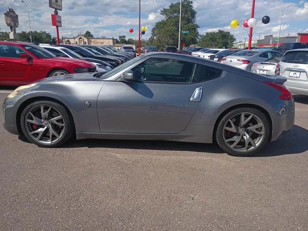 Used 2016 Nissan 370Z Coupe RWD image 5