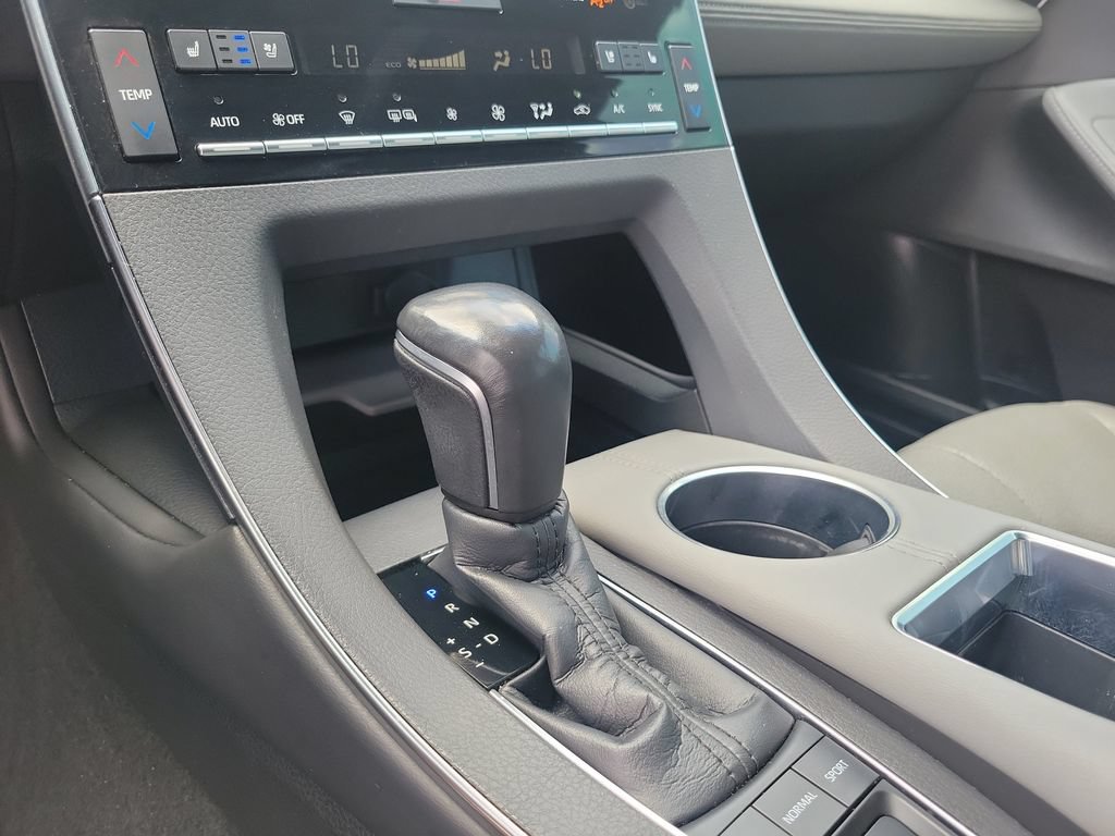 Used 2021 Toyota Avalon Limited w/ Advanced Safety Package FWD image 18
