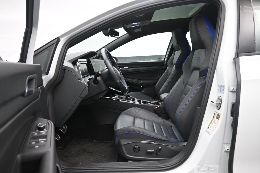 Used 2024 Volkswagen Golf R AWD/4WD image 27