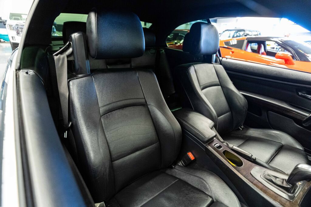 Used 2011 BMW 335i Convertible image 13