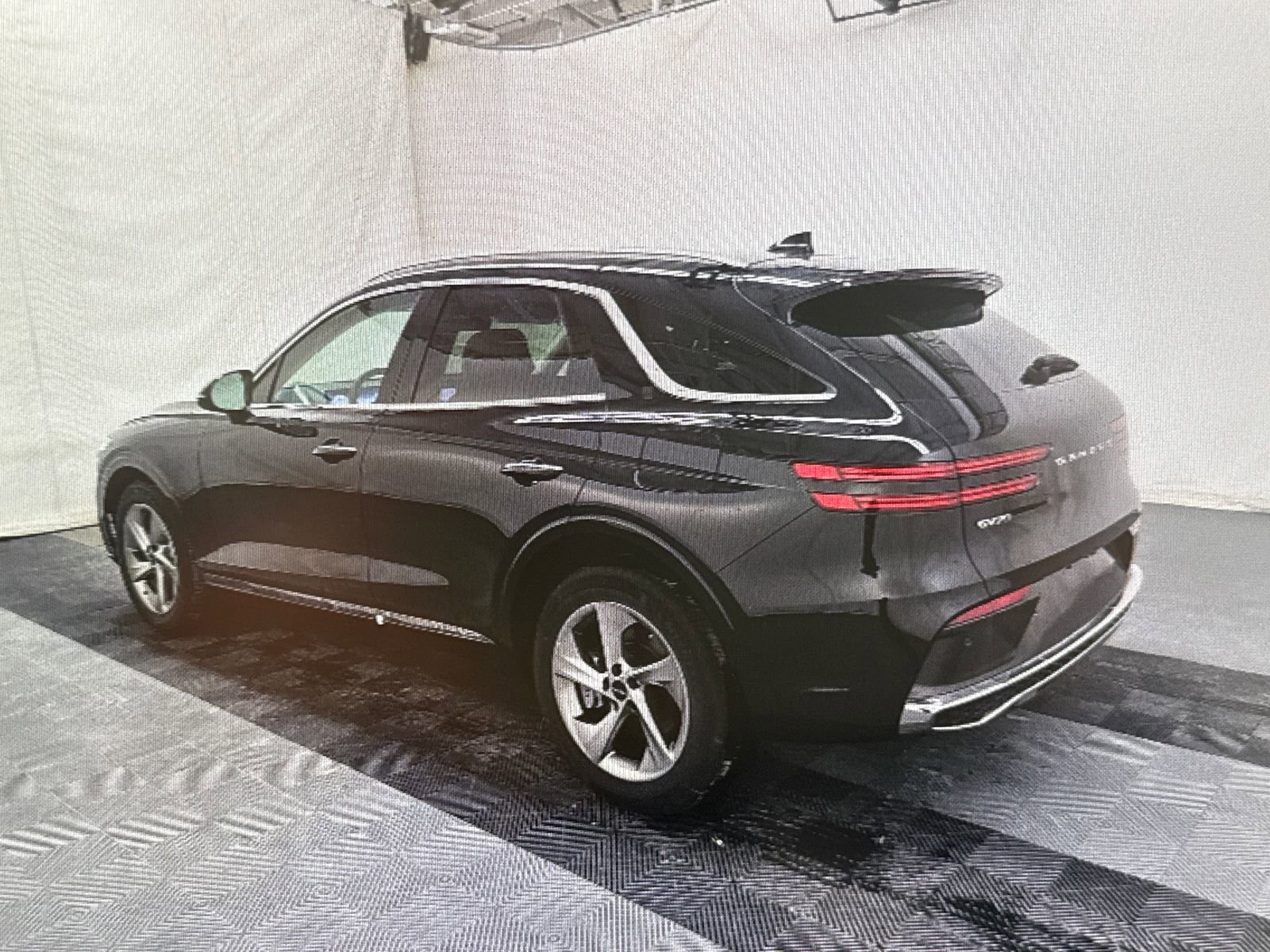 Used 2026 Genesis GV70 2.5T Select image 3