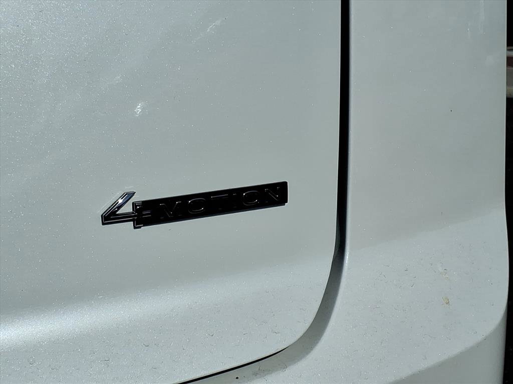 New 2026 Volkswagen Atlas Cross Sport SEL R-Line image 11