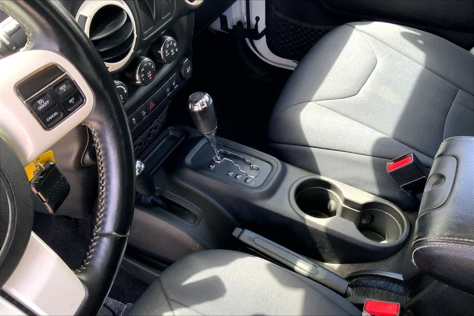 Used 2014 Jeep Wrangler Sahara AWD/4WD image 15