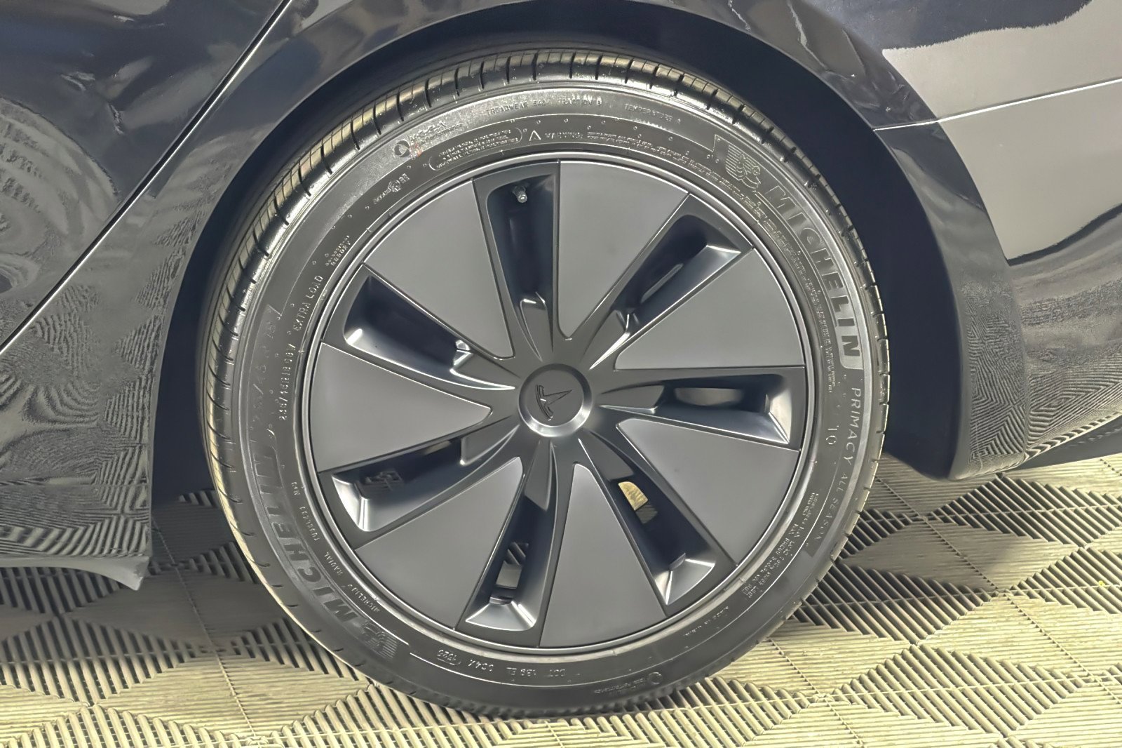 Used 2025 Tesla Model 3 Long Range image 24