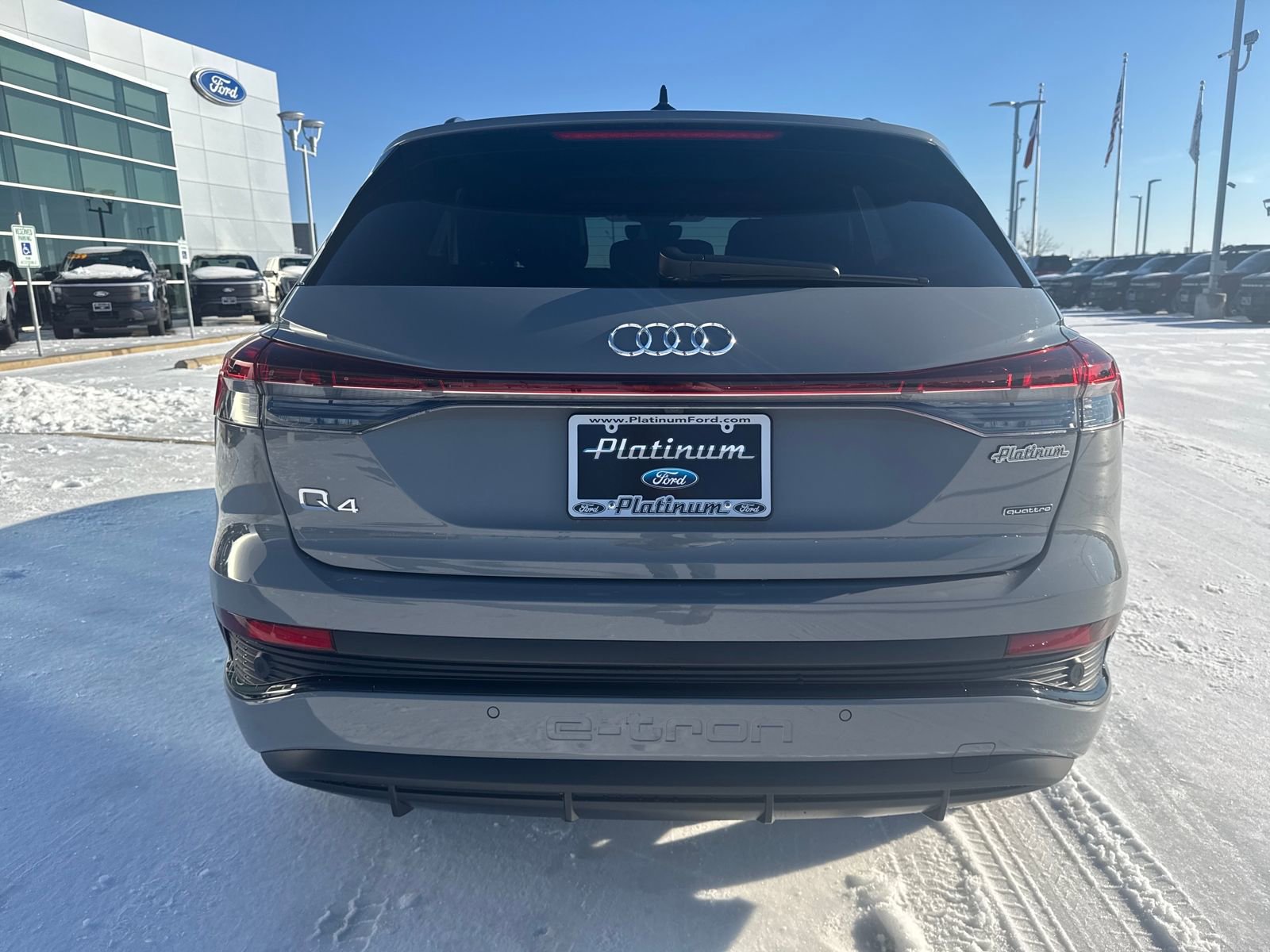 Used 2024 Audi Q4 e-tron Premium image 4