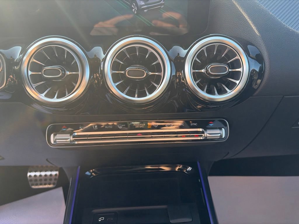 Certified 2022 Mercedes-Benz GLA 250 4MATIC image 18