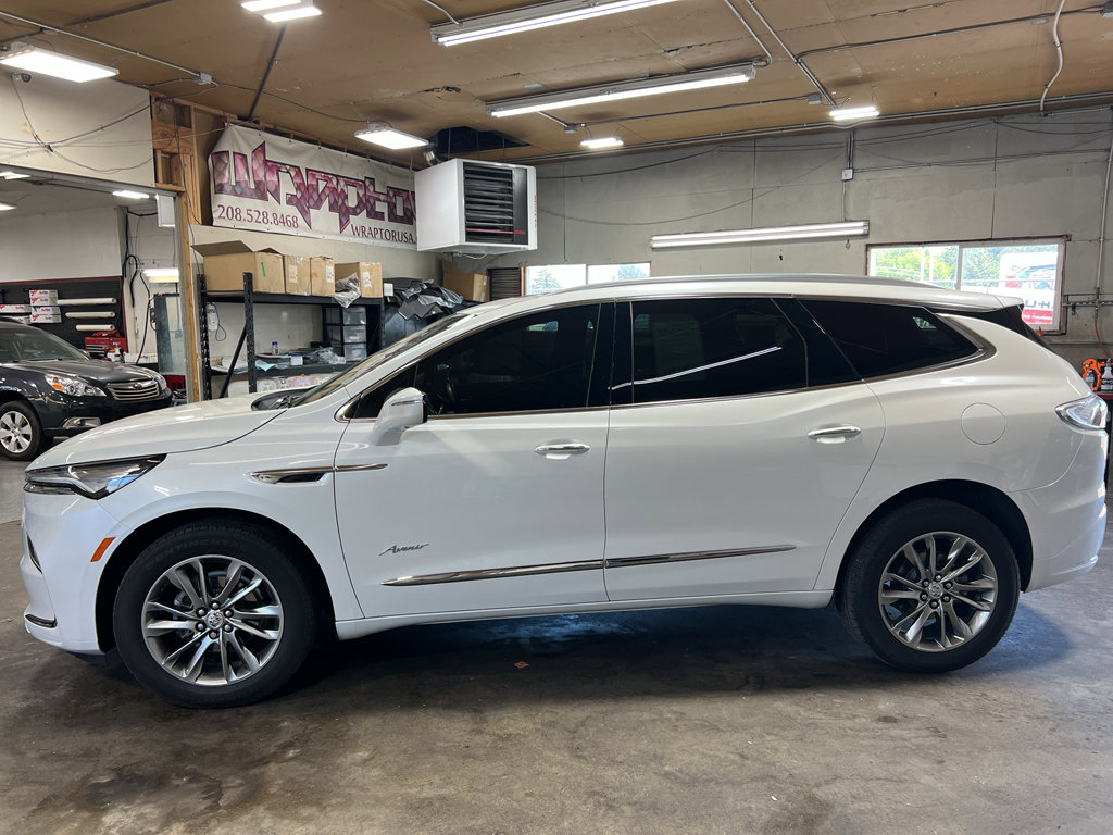 Used 2024 Buick Enclave Avenir w/ Avenir Technology Package AWD/4WD image 3