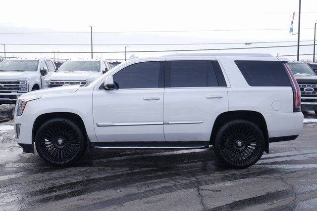 Used 2017 Cadillac Escalade Luxury image 9