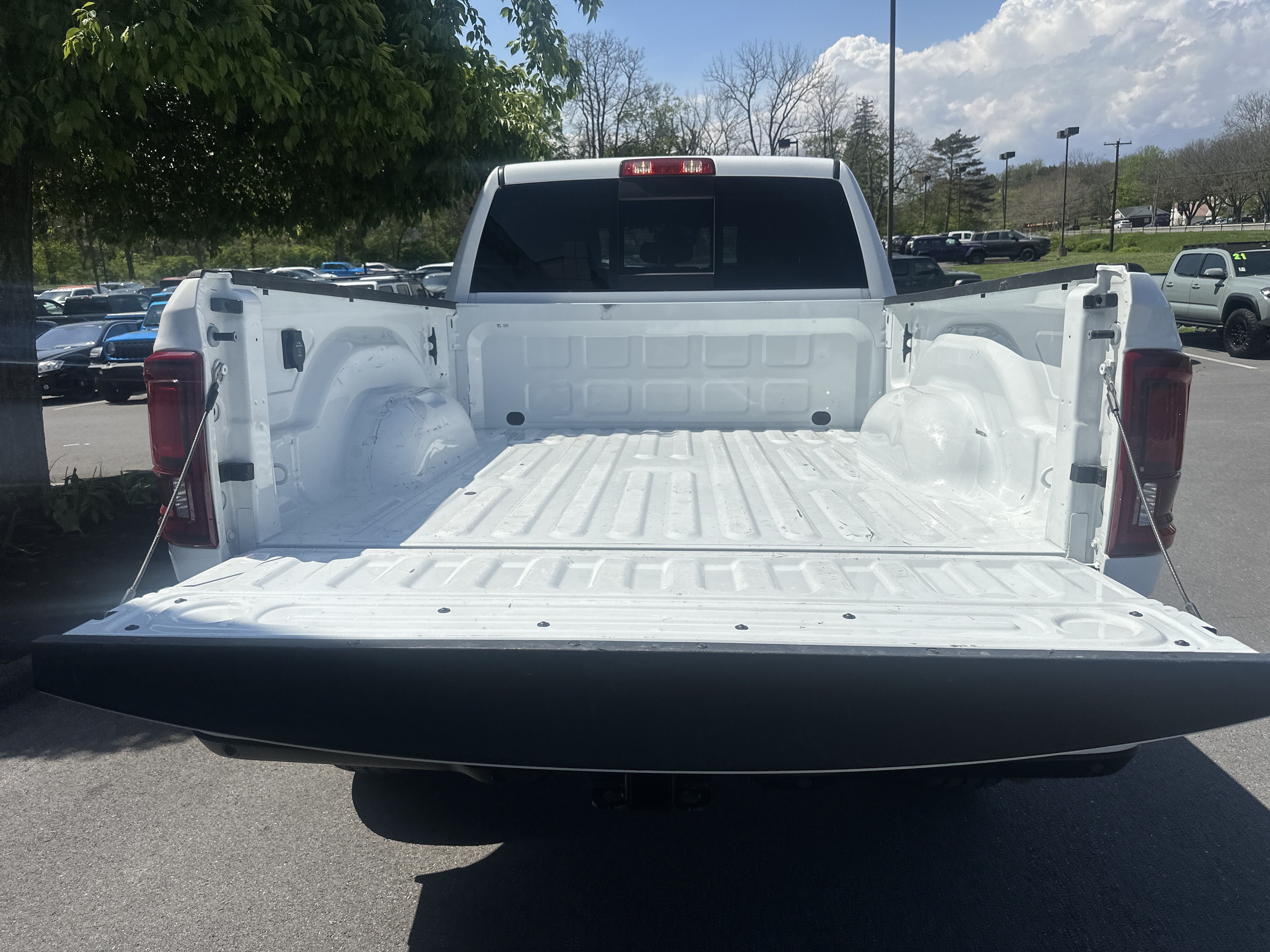 Used 2026 RAM 2500 Laramie AWD/4WD image 5