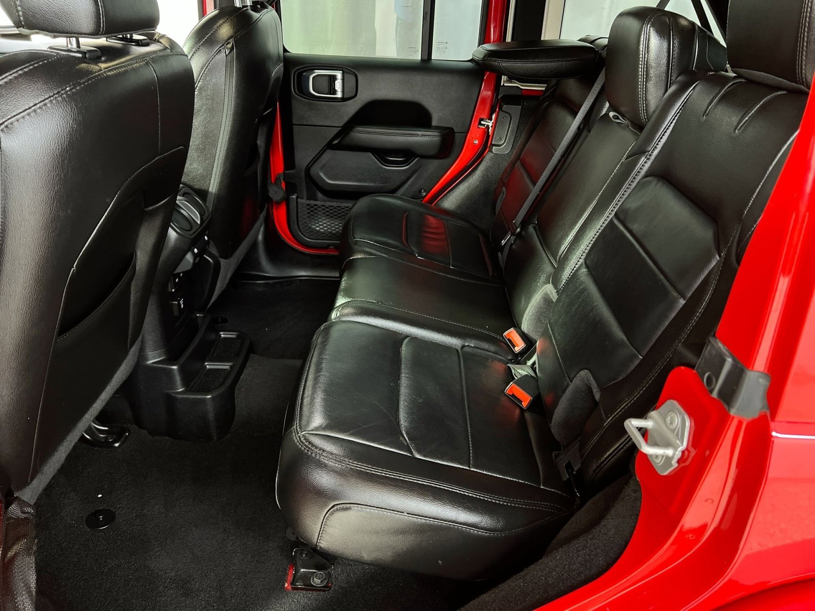 Used 2021 Jeep Wrangler Unlimited Sahara image 28