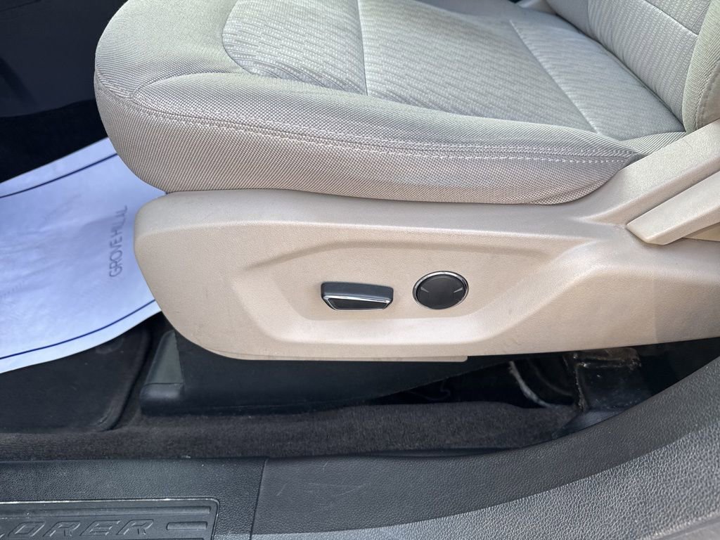 Used 2018 Ford Explorer FWD image 30