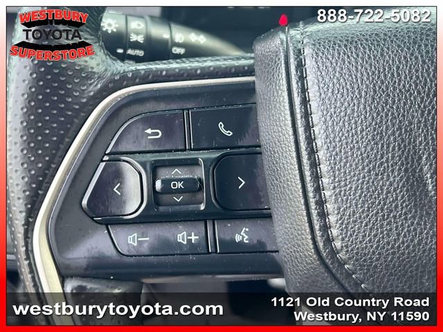 Used 2025 Toyota 4Runner SR5 AWD/4WD image 22