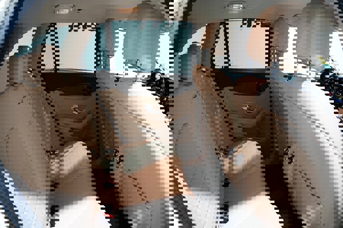 Used 2020 Mercedes-Benz GLC 300 4MATIC image 11