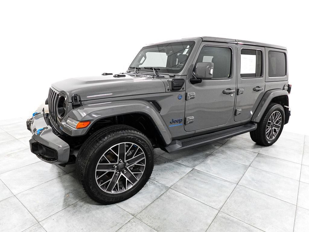 Used 2023 Jeep Wrangler Unlimited Sahara AWD/4WD image 4