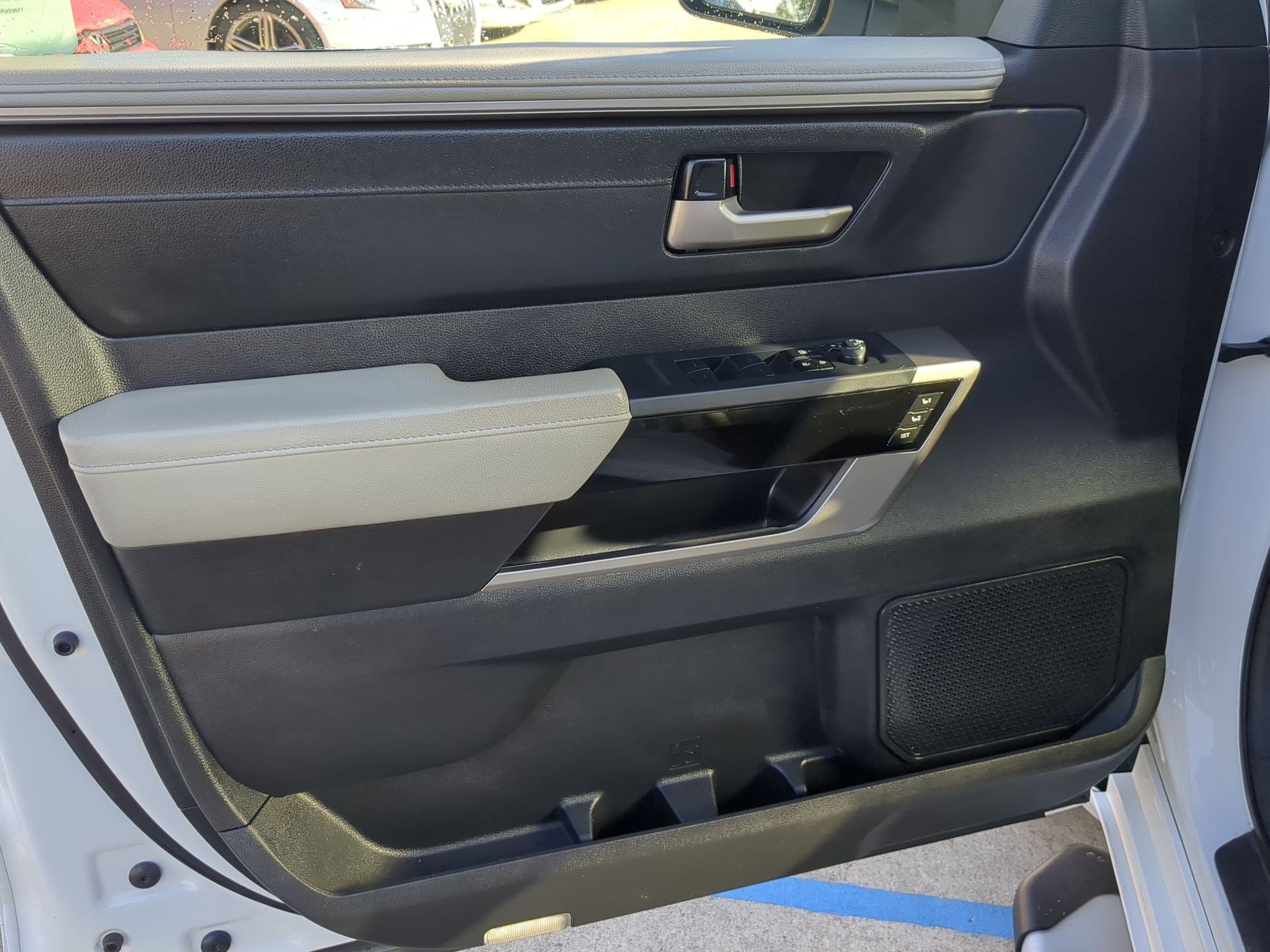 Used 2023 Toyota Tundra Limited image 14