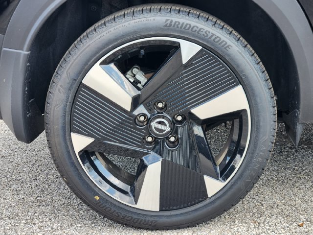 New 2025 Nissan Kicks SR w/ Illumination Package FWD image 8