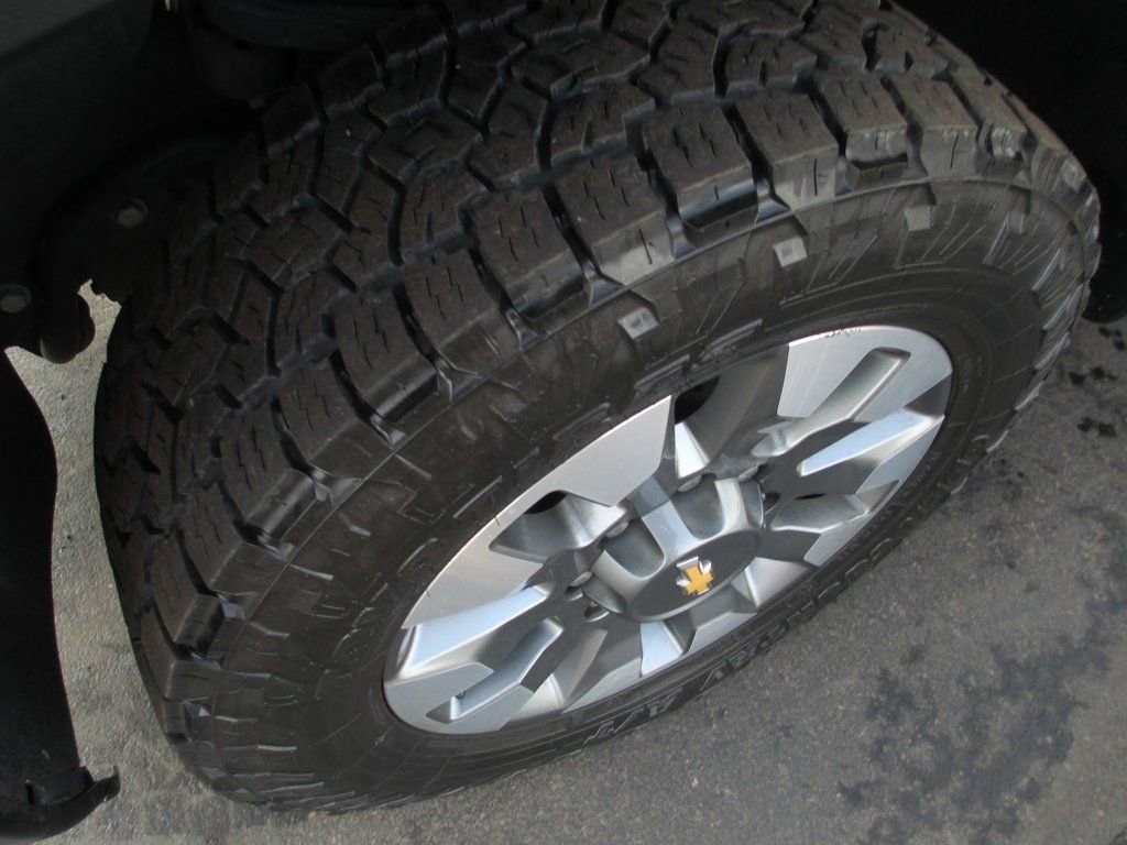 Used 2024 Chevrolet Silverado 2500 Custom w/ Custom Value Package image 12