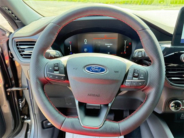 New 2025 Ford Escape ST-Line w/ Cold Weather Package image 5