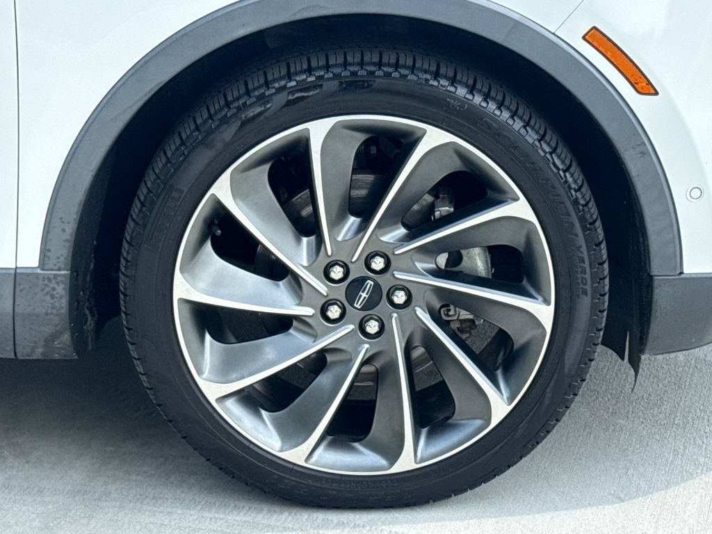 Used 2020 Lincoln Nautilus Reserve w/ Equipment Group 201A FWD image 11