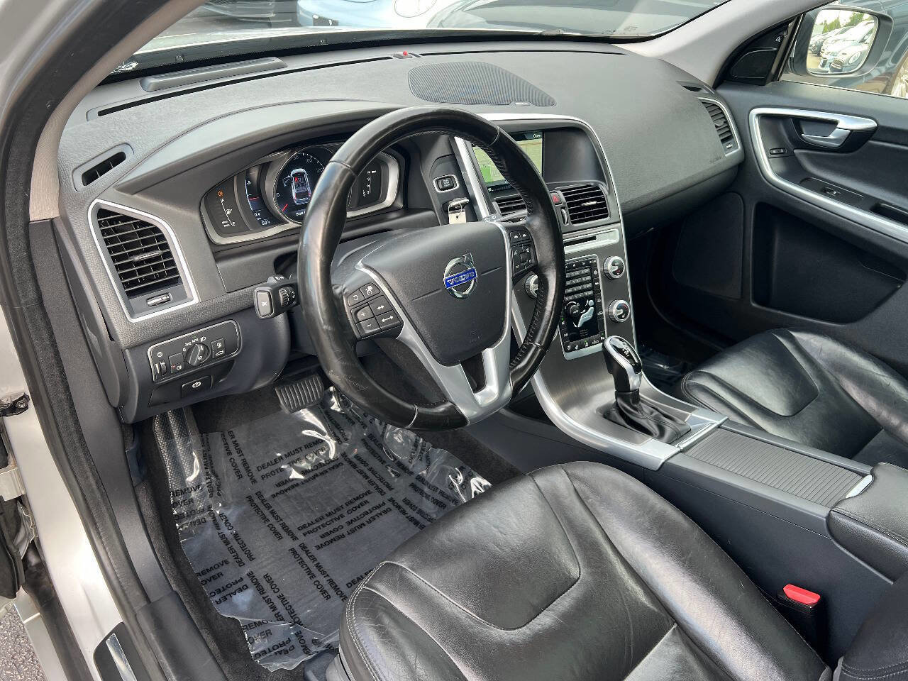 Used 2016 Volvo XC60 T5 Platinum w/ Protection Package AWD/4WD image 19