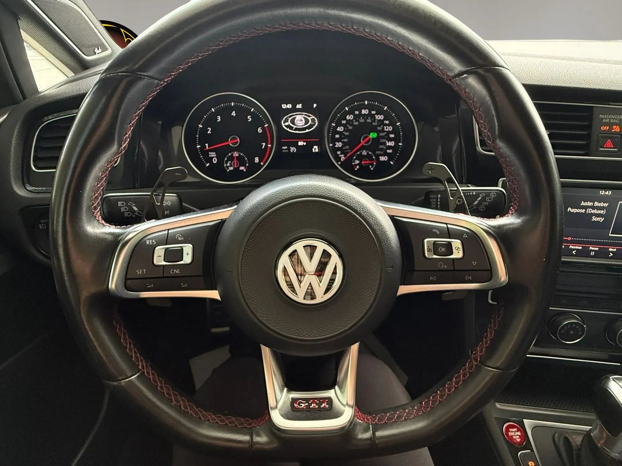 Used 2017 Volkswagen GTI SE FWD image 31