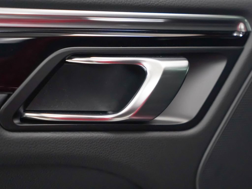 Certified 2025 Porsche Macan S image 29