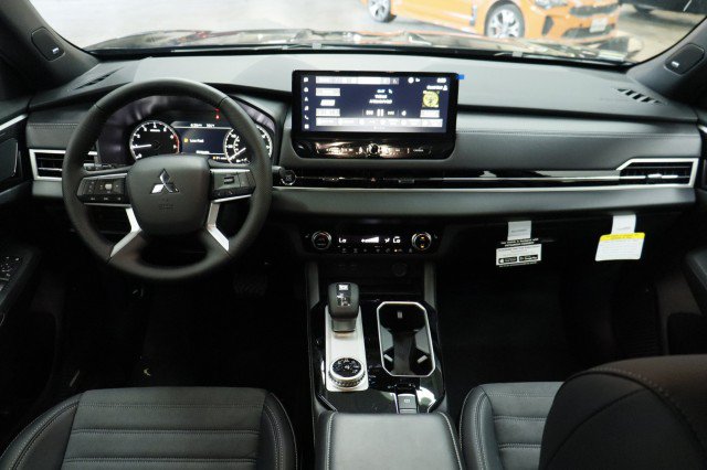 New 2026 Mitsubishi Outlander LE FWD image 19