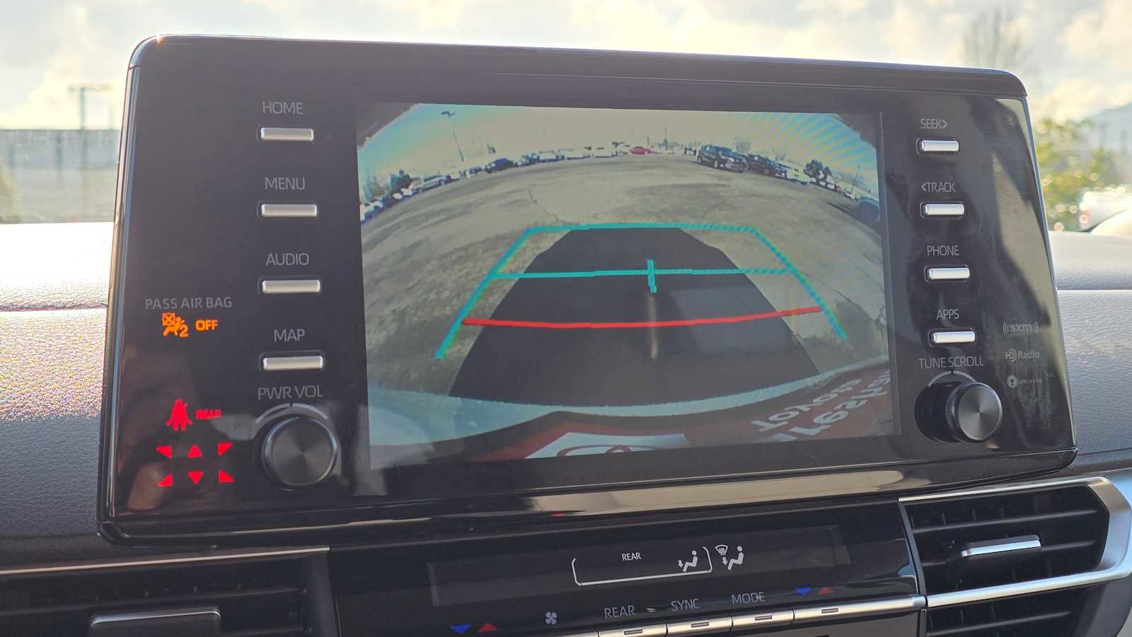 Used 2024 Toyota Sienna LE image 32