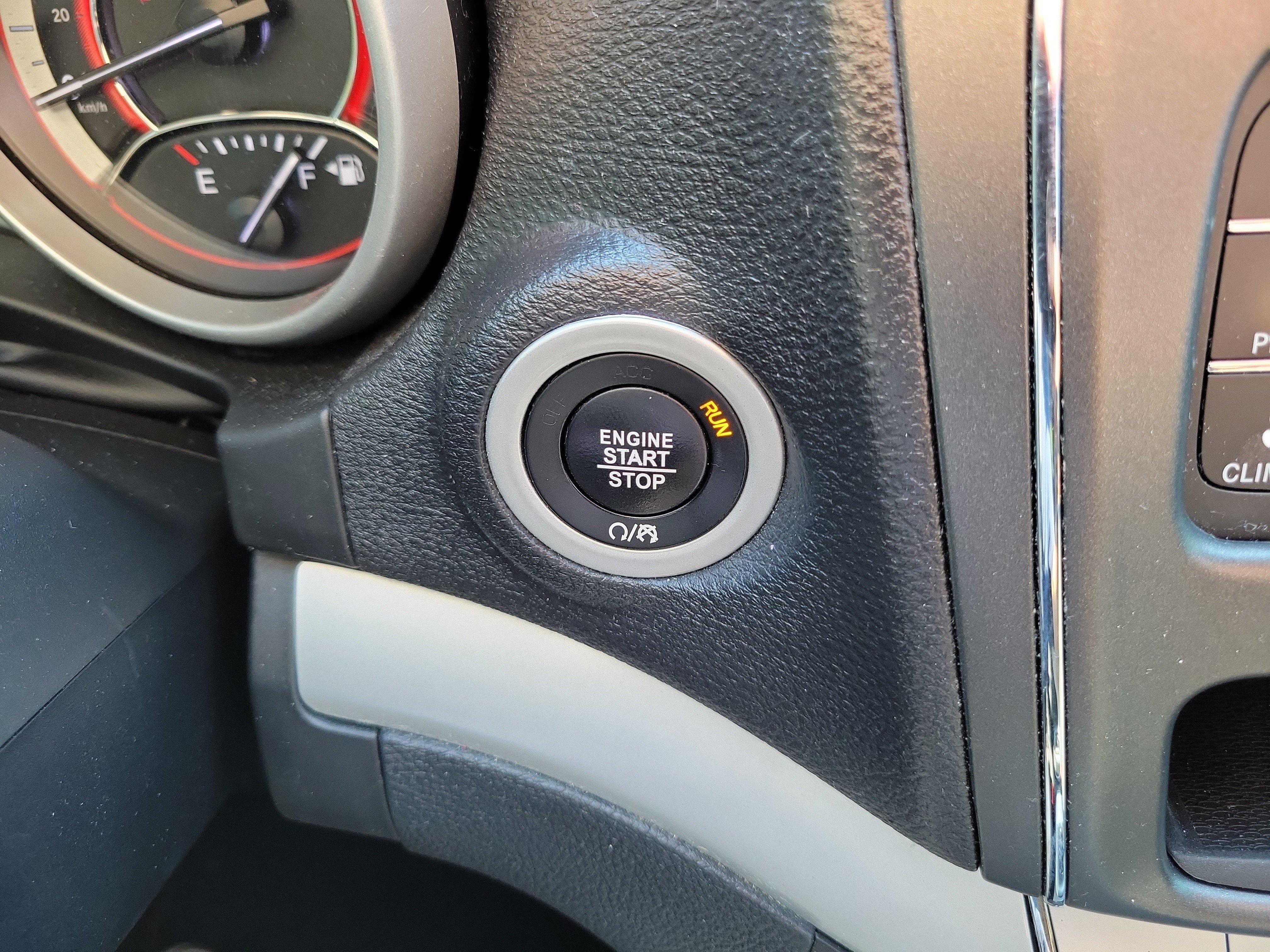 Used 2020 Dodge Journey SE w/ SE Popular Equipment Group FWD image 29