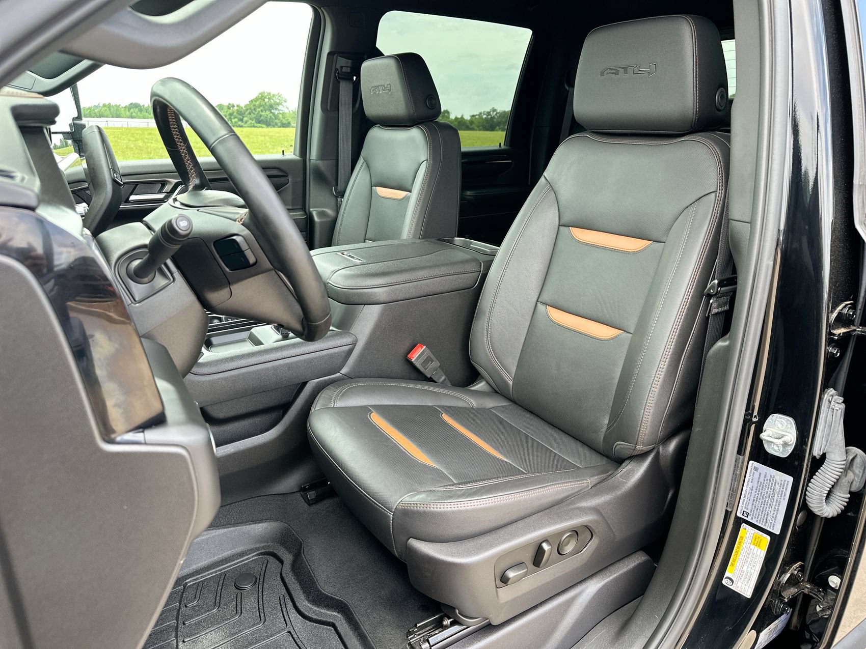 Used 2024 GMC Sierra 2500 AT4 w/ AT4 Preferred Package AWD/4WD image 11