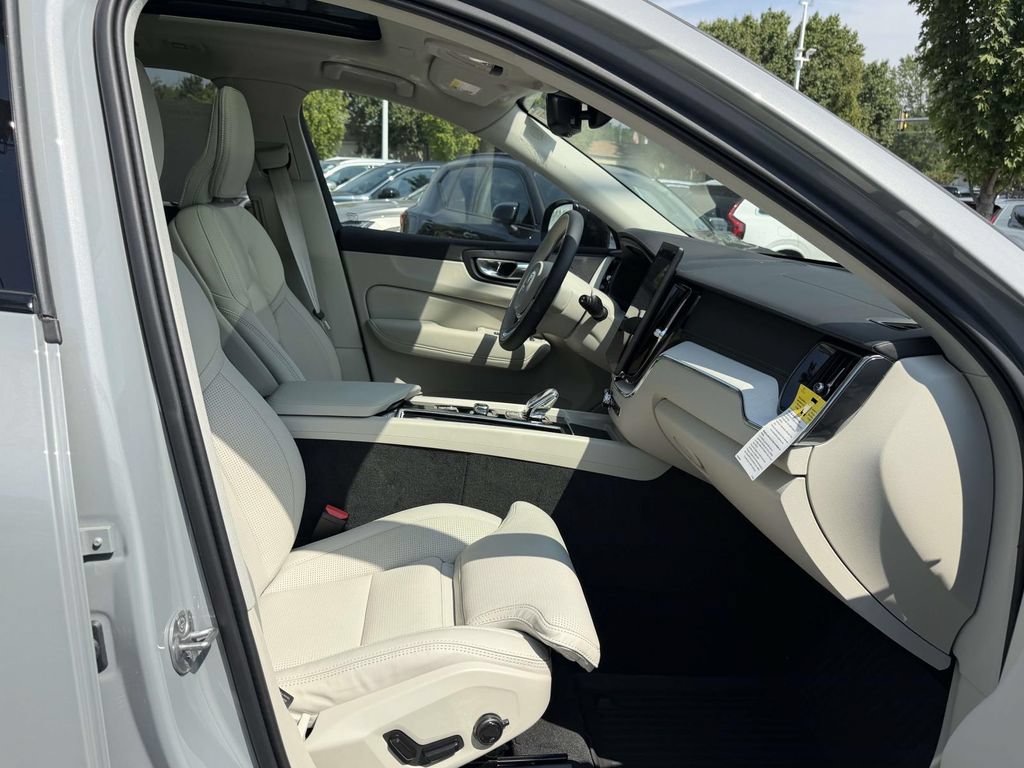 New 2026 Volvo XC60 B5 Ultra w/ Protection Package Premier AWD/4WD image 11