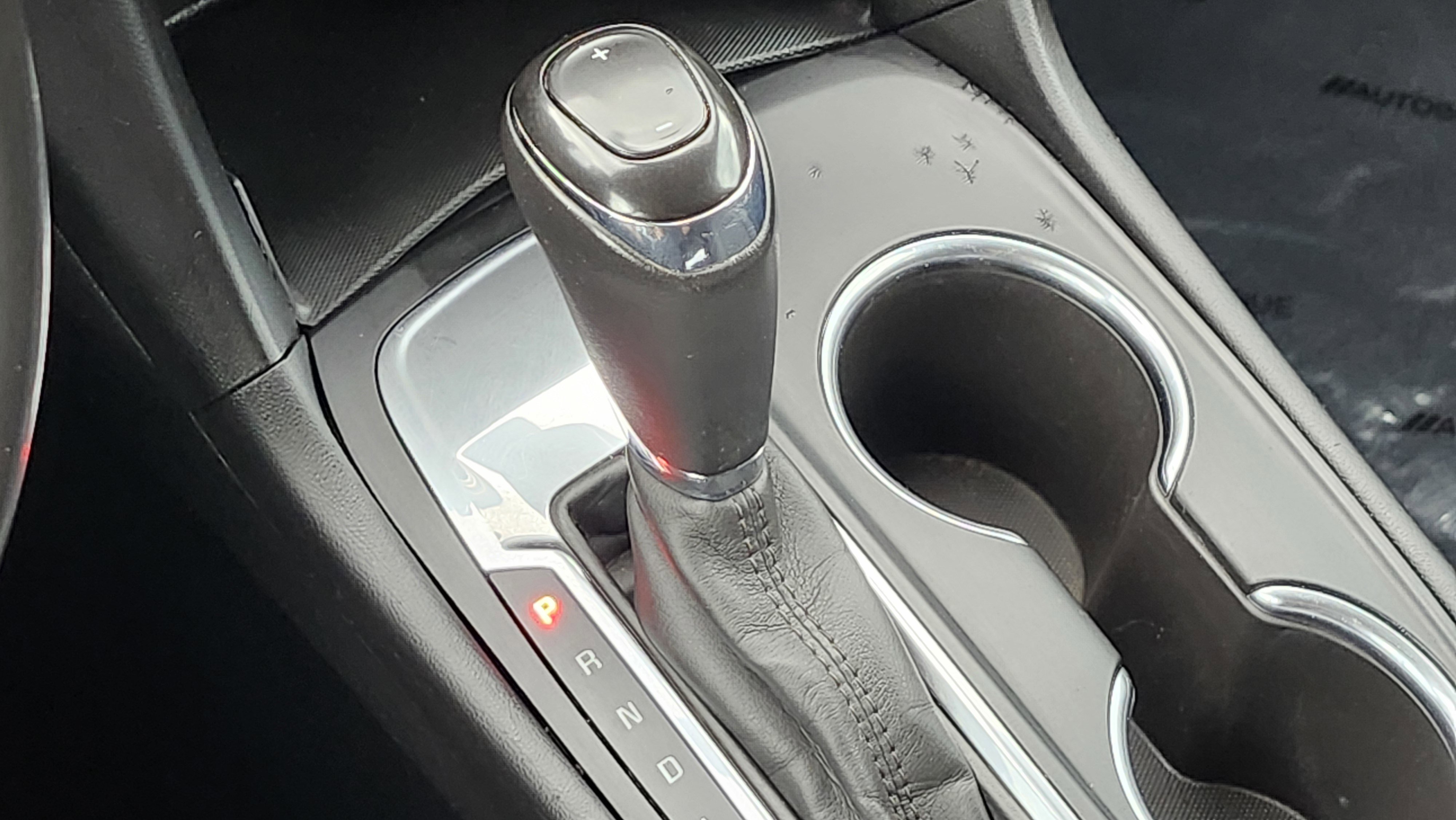 Used 2019 Chevrolet Equinox LT w/ Driver Convenience Package image 31