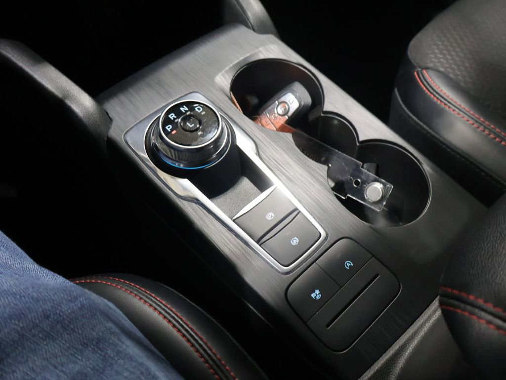 Used 2025 Ford Escape ST-Line Select AWD/4WD image 29