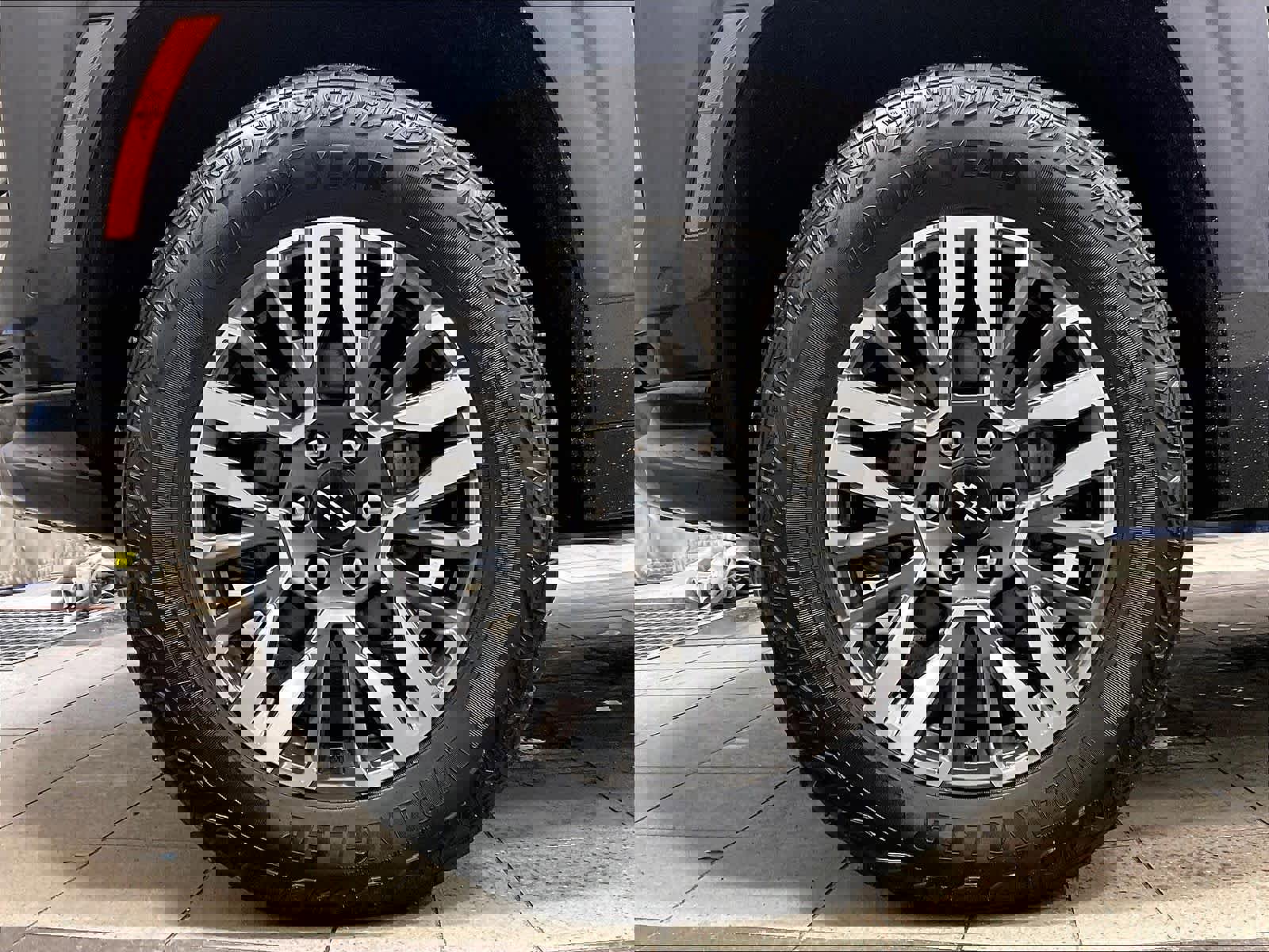 Used 2025 Chevrolet Tahoe Z71 image 7