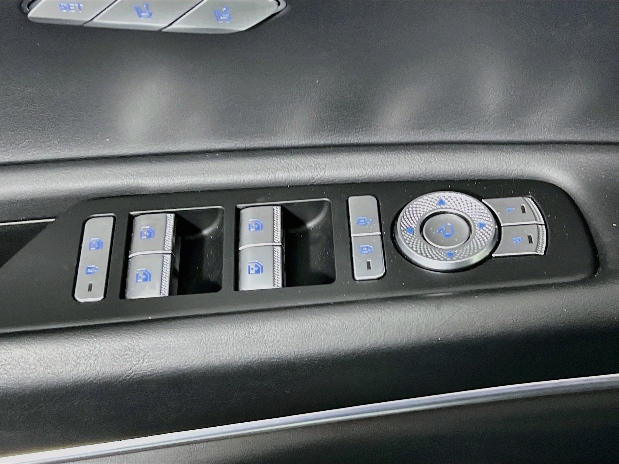 Used 2024 Genesis GV80 2.5T AWD/4WD image 17