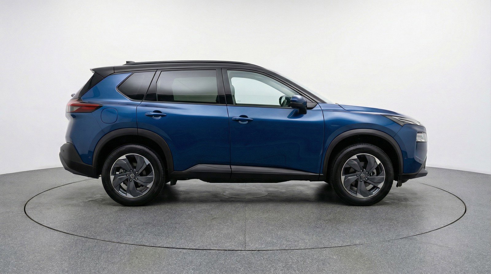 Used 2025 Nissan Rogue SV FWD image 11