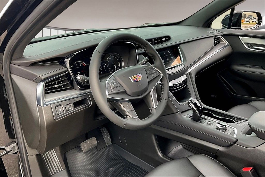 New 2026 Cadillac XT5 Luxury w/ LPO, Floor Liner Package image 6
