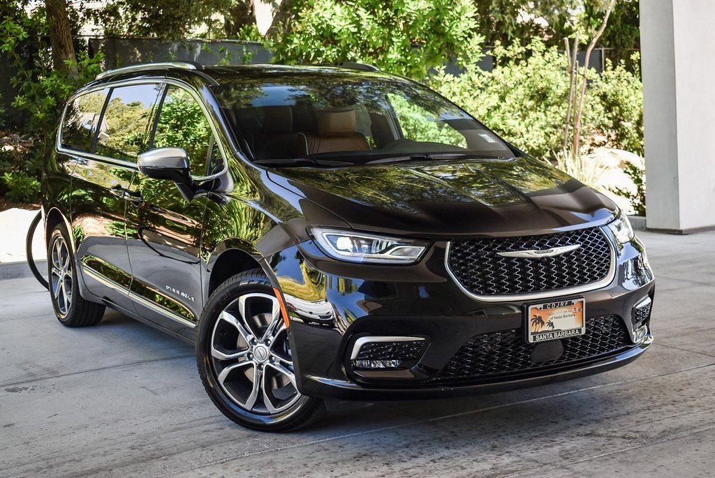 New 2025 Chrysler Pacifica Pinnacle image 1