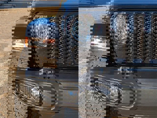 Used 2022 Jeep Wrangler Unlimited Sahara image 8