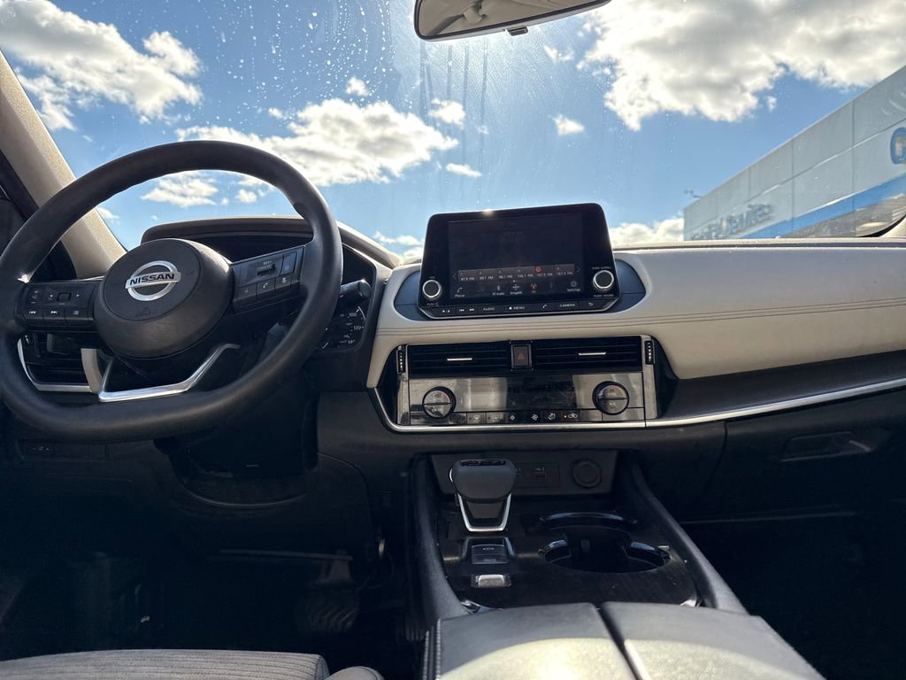 Used 2021 Nissan Rogue SV image 15