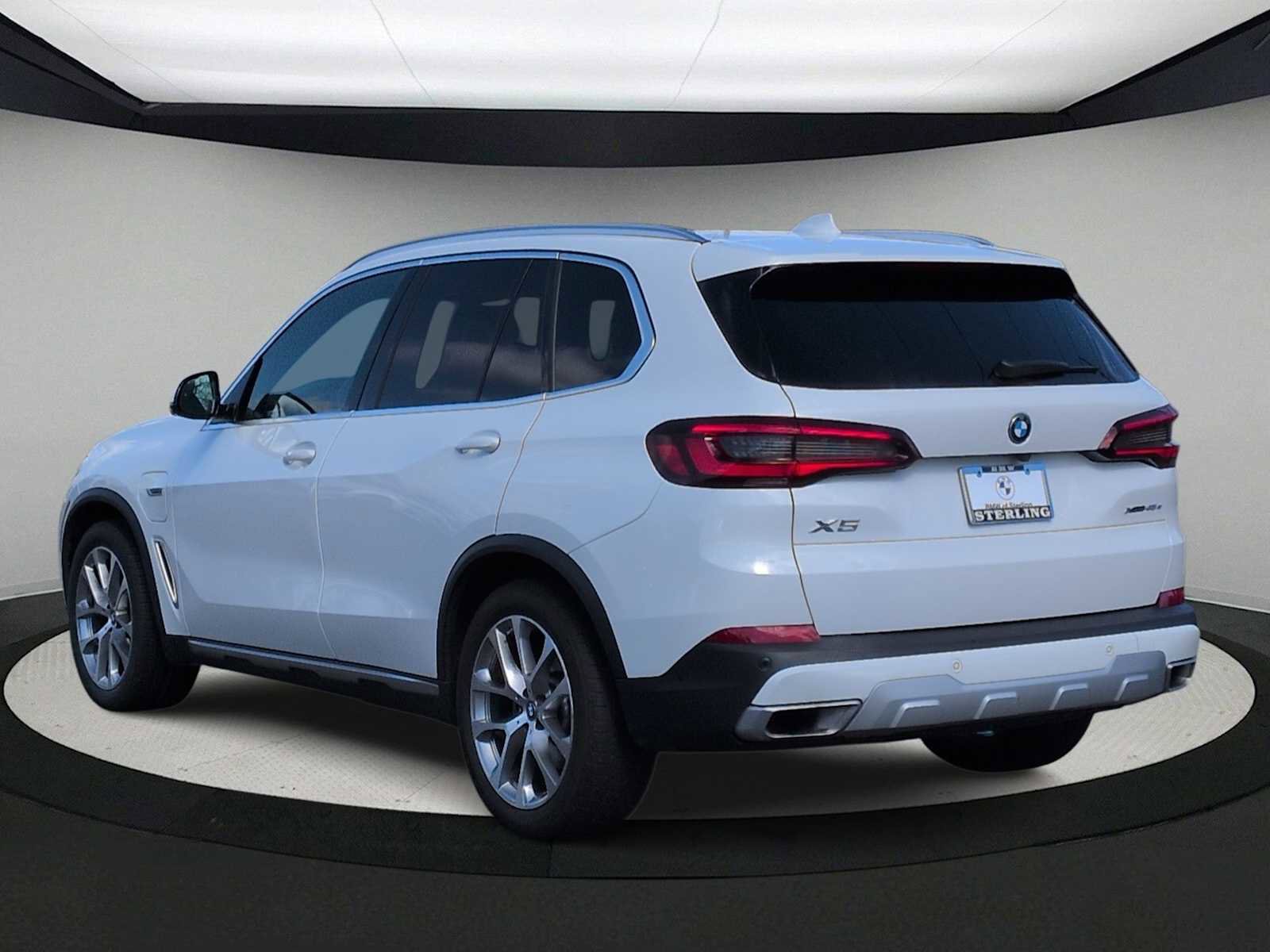 Certified 2023 BMW X5 xDrive45e w/ Climate Comfort Package image 6