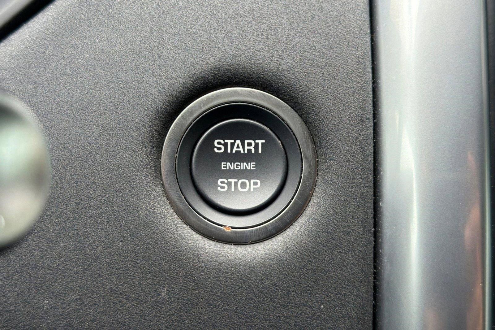 Used 2025 Land Rover Discovery S AWD/4WD image 36